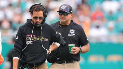 Mike McDaniel Weighs in on Tua Tagovailoa’s Comments Critical of Dolphins Teammates