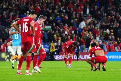 Kevin De Bruyne double sinks Wales as Belgium take control of World Cup group