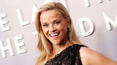 Reese Witherspoon’s Striking Tall Cabinets Redefine Kitchen Design – Experts Reveal How They Unlock Storage Without Sacrificing Flow