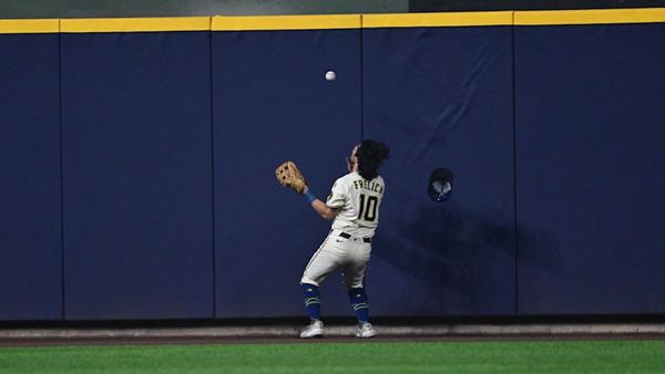 Brewers’ Grand Slam Robbery Turns Into Confusing, Never-Before-Seen Double Play