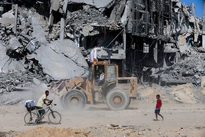 Trump-Gaza latest: Bodies of more Israeli hostages returned after Palestinians killed ‘for breaking ceasefire’