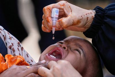 Police officer killed in Pakistan while guarding polio vaccine workers