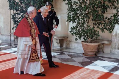 Pope makes new plea during visit to presidential palace