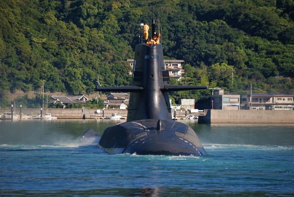 Russian Submarine Surfaces in France: Naval Protocol or Technical Meltdown?
