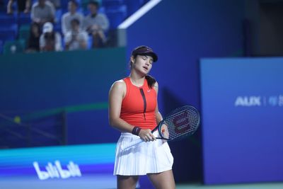 Emma Raducanu’s physical struggles continue in first-round defeat at Ningbo Open
