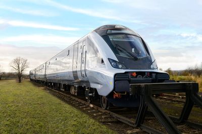 Chiltern Railways showcases modern train to replace carriages from 1970s