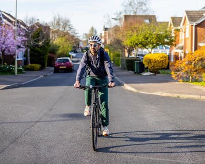 Switching 50km/h speed limits to 30km/h would protect cyclists while barely affecting commutes, research finds
