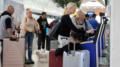 EU lawmakers uphold three-hour delay compensation for air passengers
