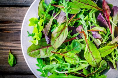 Why Cooler Nights Boost Leafy Green Flavor