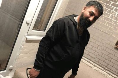 London people smuggler caught after yacht of migrants ran aground