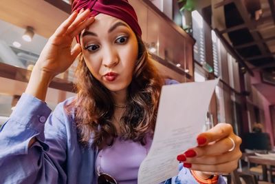 10 Daily Expenses That Destroy Women’s Budgets Quickly