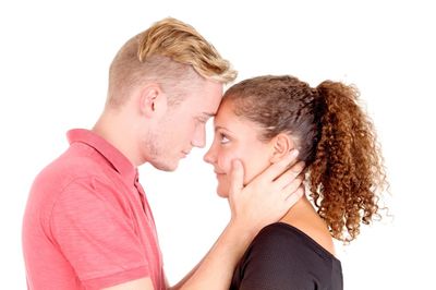 7 Signs You’re Still Dealing with Attachment Issues in Love