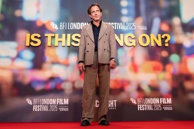 What happened when Will Arnett performed at real comedy clubs for film Is This Thing On?