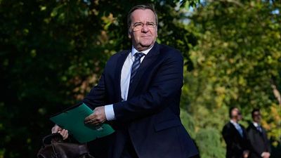 Press conference cancelled as Germany's ruling coalition disagrees over military service