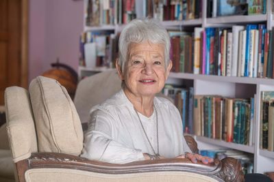 Jacqueline Wilson blames parents stuck on phones for falling child literacy rates
