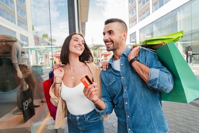 9 Credit Card Rewards That Only Make Sense for Couples Without Dependents