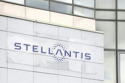 Canada Fears For Auto Jobs After Stellantis Announces US Investment