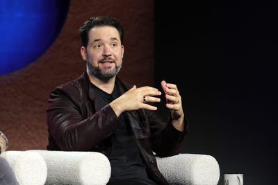 Reddit cofounder Alexis Ohanian says ‘so much of the internet is dead’—and the rise of bots and ‘quasi-AI, LinkedIn slop’ killed it