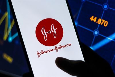 Johnson & Johnson Stock Can Keep Rising as Strategy Pays Off