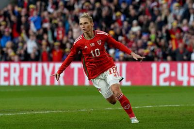 Wales record-breaker Jess Fishlock announces international retirement