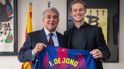 Frenkie de Jong Ends Barcelona Contract Standoff, Addresses Salary Rumors