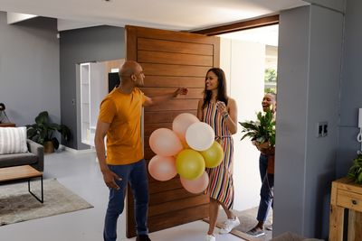 9 Housewarming Gifts That Embarrass Men Forever