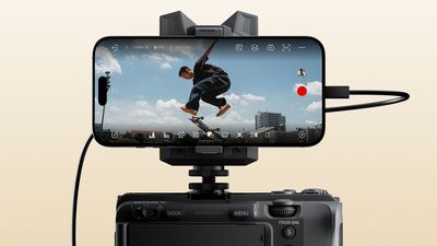 Just announced: The Hollyland Vcore transforms your smartphone into a professional video monitor