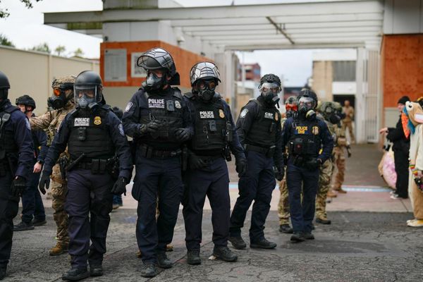 Oregon judge extends order preventing Trump from deploying national guard