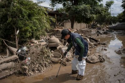 A week after floods, swathes of central Mexico reel from devastation