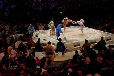 Sumo stars balance power, intricacy and spectacle at London showcase