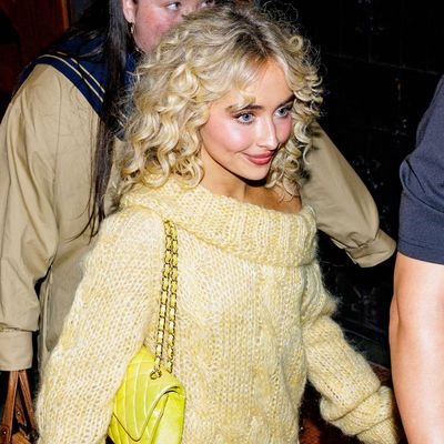 Sabrina Carpenter's Butter Yellow Sweater Dress Looks So Autumnal With a Chanel Bag