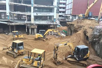 Bangkok’s giant sinkhole expanding