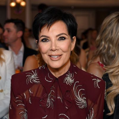 Welp, Kris Jenner Ditched the Blonde and Is Officially Back to Her Dark Pixie Cut