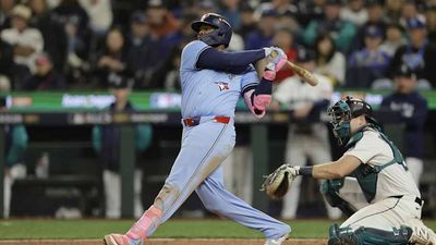 Mariners, Blue Jays Tie MLB Postseason Record With Eight Home Runs in ALCS Game 3