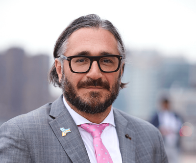 As America pulls back, global families step in