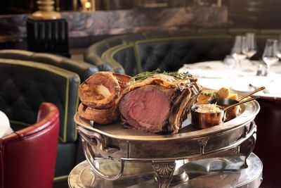 Battle of the carving trolleys brings theatre back to West End dining