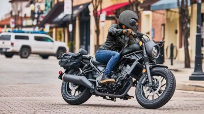Honda's Rebel 300 Finally Gets the E-Clutch, and That's Perfect for New Riders