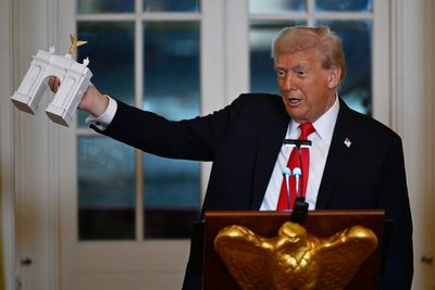 Trump ‘OK’ with DC statue honoring Civil War leader who fought for slavery: ‘Lot of people in this room’ agree