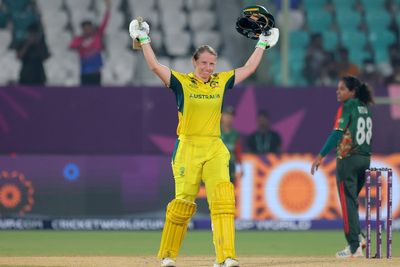 Australia ease into World Cup semi-finals as Alyssa Healy slams back-to-back tons