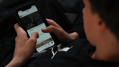 Parents armed with get-ready guides ahead of social ban