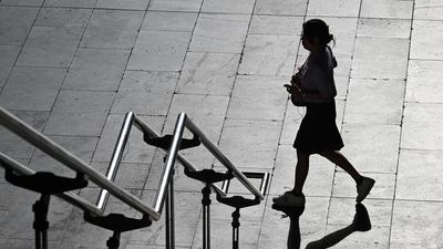 Workplaces urged to support employees in menopause