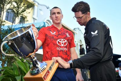 England and New Zealand find ‘special’ camaraderie amid hard graft