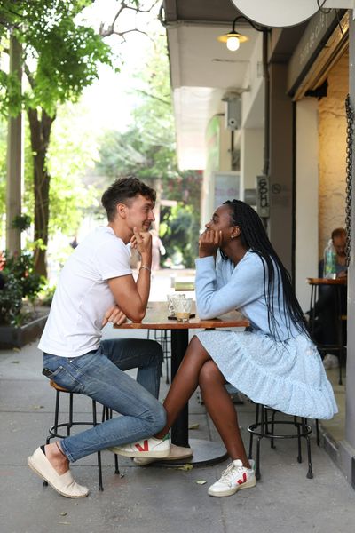 9 Dating Tactics That Women Spot a Mile Away