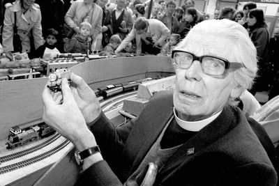Blue plaque to be unveiled in honour of Thomas the Tank Engine creator