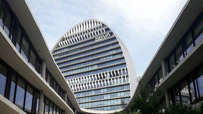 BBVA fails in €17bn takeover battle for smaller Spanish rival Sabadell