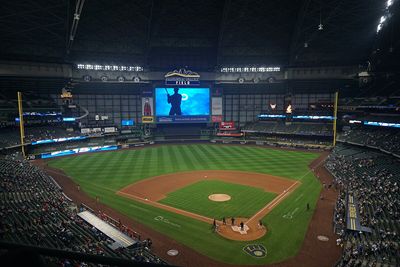 'Let's Call ICE!': 'Karen' Fired After Threatening Alleged US Veteran at Brewers Game — But Who Is She?