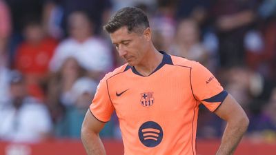 Robert Lewandowski’s ‘Impossible’ Injury Questioned by Poland Manager