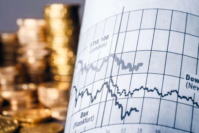 UK stock markets tumble as investors ‘spooked’ by US banking issues