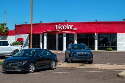 ‘Finances are getting tighter’: US car repossessions surge as more Americans default on auto loans