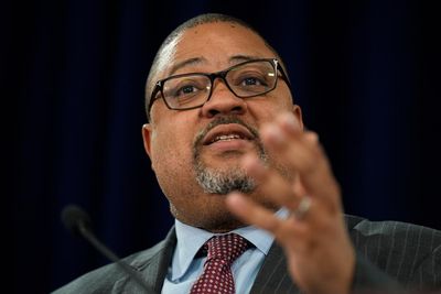 Manhattan district attorney works to curb interstate gun trafficking: ‘It’s a national issue’